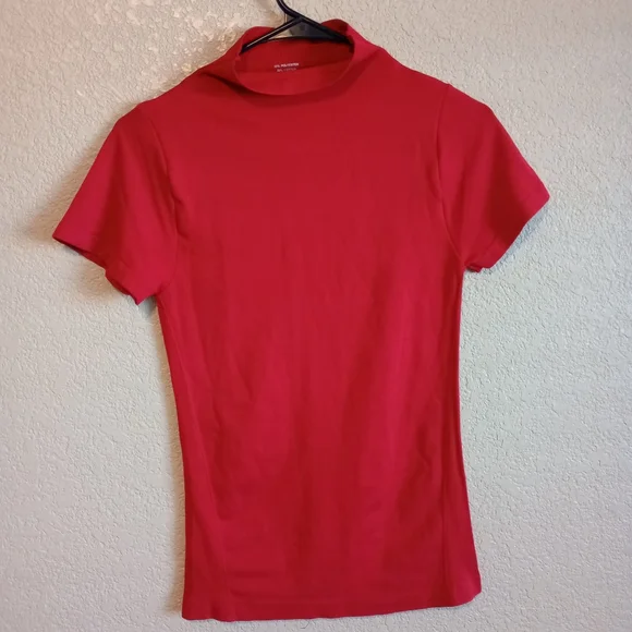 RICH RED SPANDEX MOCKNECK TOP - Picture 3 of 3